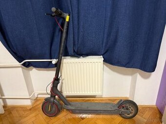 Prodám elektrickou koloběžku Xiaomi Mi Electric Scooter Pro
