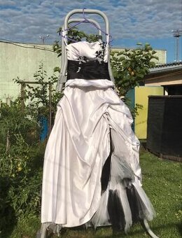 Maturitní /svatební šaty