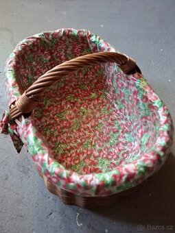 Proutěný košík na piknik