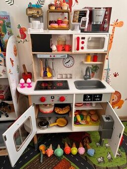 Dětská kuchyňka s bohatým příslušenstvím