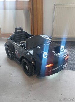 Dětské vozítko - auto černé mrkací