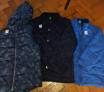 6-7 let     1x BUNDA, 1X vesta , 1X prošívaný kabátek