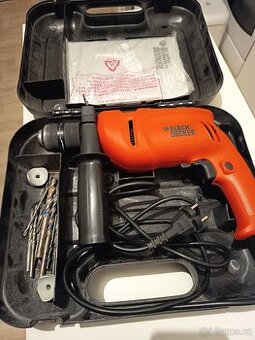 Příklepová vrtačka Black & Decker CD70CRE + vrtáky