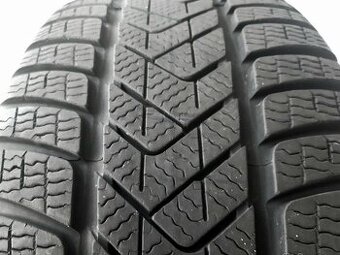 Sada zimních pneu 215/55 R17 Pirelli