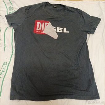 Triko DIESEL XL přes prsa 60 cm
