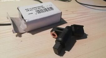 Snímač ABS,levý přední(strana řidiče)