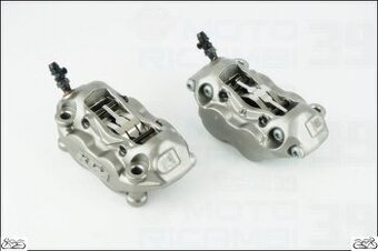 Přední brzdové třmeny na KTM 890 Adventure S/R/Rally