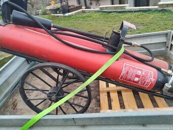 Hasiči přístroj plný co2