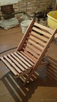 Skládací dřevěná křesla