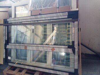 Dveře prosklené nové