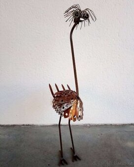 Kovová socha - Pštros (prodej/pronájem)