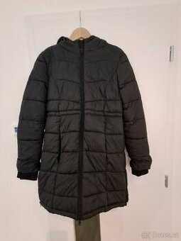 Teplá černá bunda, vhodná i pro těhotné ženy