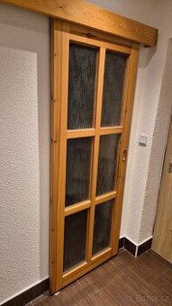 Posuvné, prosklenné dveře