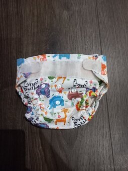 Svrchní novorozenecké kalhotky