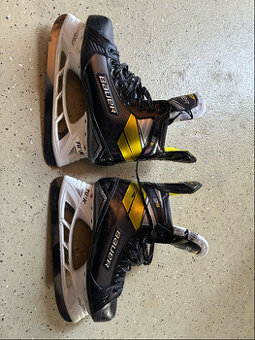 Brusle Bauer Supreme 3S, 8,5 FIT2 (44 EU)