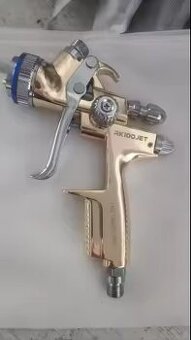 Profesionální stříkací pistole, tryska 2 mm nebo 1,3 mm.