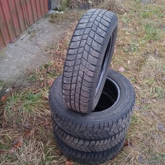 Sada zimních pneu rozměr 165/70/14.