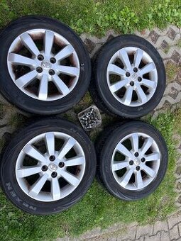 4x alu disky 4x100 R15, letní pneu 90%