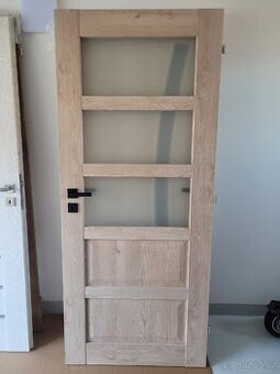 Dveře 80 cm pravé s pískovanými skly.