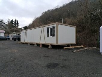 Obytný/kancelářský kontejner o rozměru 4 x 12 m