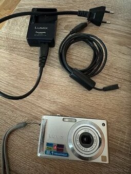 digitální foťák PANASONIC LUMIX