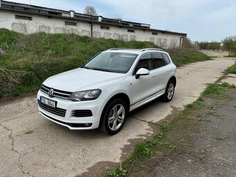 VW Touareg 7P 3.0 ,R-LINE ,keyless ,webasto v mobilu