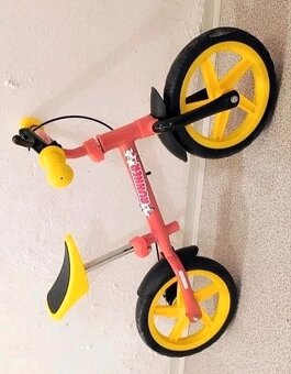 Lehké dětské odrážedlo Playtive pro nejmenší