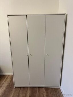 IKEA KLEPPSTAD Šatní skříň se 3 dveřmi