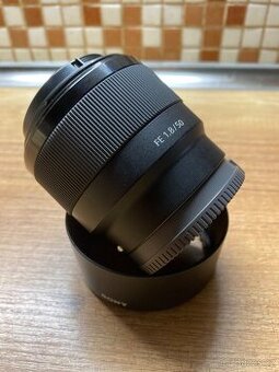 Sony FE 50 / 1.8