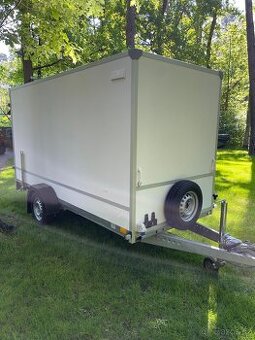 Skříňový přívěs Blyss 1300 kg