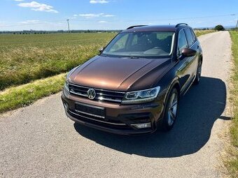 ► VW TIGUAN 1.4 TSI 110KW R-LINE VIRTUAL-LED-NAVI-ACC-TAŽNÉ