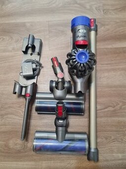 Tyčový vysavač Dyson V8