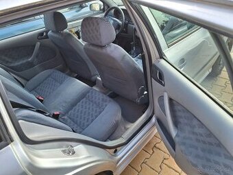 Škoda Octavia 1 zadní dělené sedačky