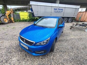 Peugeot 308 1.2 PureTech Style - Poškodený motor