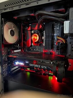 Stolní počítač - možno i jednotlivě