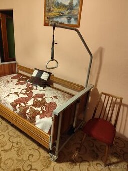 Zdravotní elektricky polohovatelná postel