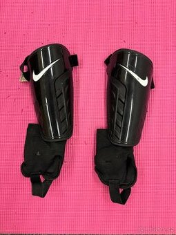 Fotbalové chrániče