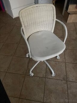 Otocná židle na kolečkách Ikea