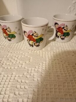 Retro dětský hrnek lyžaři, kus