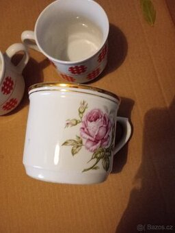 Nádobí,skleničky, hrnky, talíře