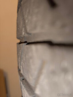 Zimní pneumatiky Barum Polaris 235/45 R18