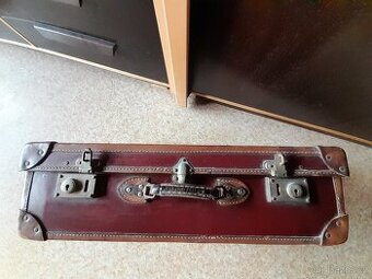 STAROŽITNÝ KOŽENÝ KUFR