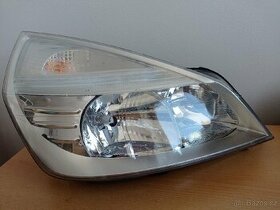 Světlomet pravý 8200394704