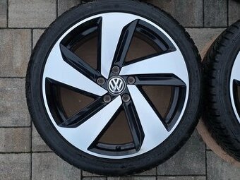 zimní originál VW Golf GTI Milton Keynes 18" 5x112 s pneu
