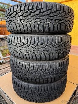 Zánovní zimní pneu 185/60/15 Nokian WR D4