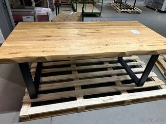 Nový dřevěný jídelní stůl masiv dub
