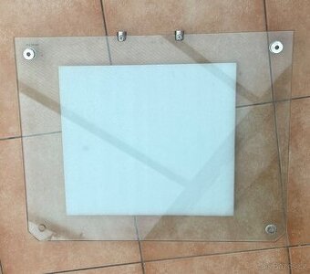 Skleněný konferenční stůl