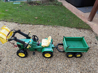 Prodám použitý dětský traktor s vlekem