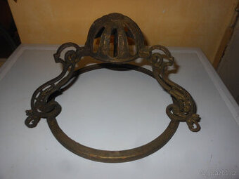 Petrolejový lustr - kovové okruží