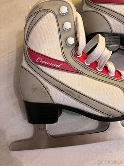 Dětské lední brusle vel. 28